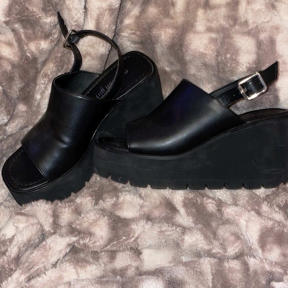 Madden Girl wedges